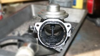 AGR Ventil reinigen VW  EGR valve remove amp clean [upl. by Ecyaj]